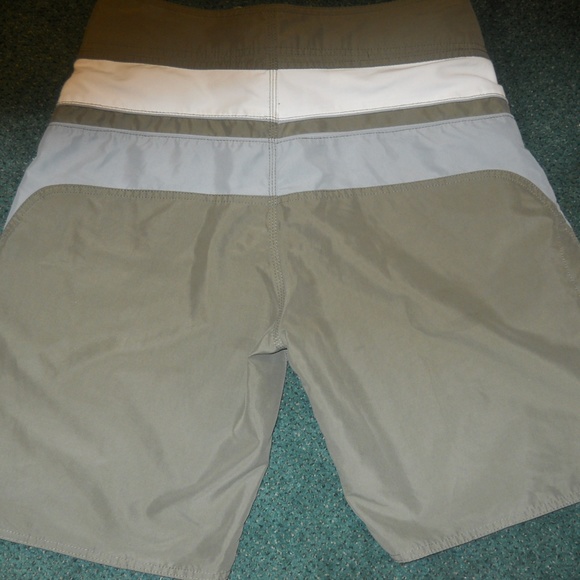 O'Neil Surf Shorts - Picture 3 of 7